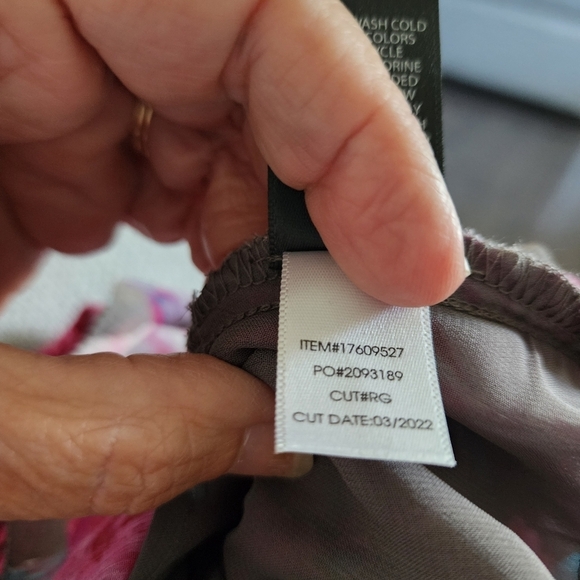 Torrid Crinkle Chiffon Smocked Waist Off-Shoulder Crop Top Floral Pink Sz 3 - Picture 11 of 11